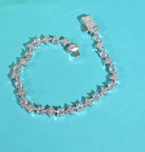 Pulsera de diamantes de moissanita de forma redonda blanca, pulsera personalizada de Plata de Ley 925, regalo para ella - Product Image 2