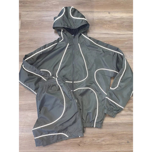 Vente en gros Ensemble de survêtement en nylon uni respirant et léger pour hommes surdimensionné populaire pour l'exercice - Product Image 1