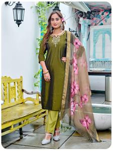 Costume en soie Rangoli de créateur avec ensemble de dupatta numérique, vêtement ethnique polyvalent pour les fêtes, les mariages et un usage décontracté - Product Image 2