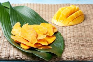Gâterie à la mangue dorée exotique-Collation sucrée tropicale du Vietnam - Product Image 5