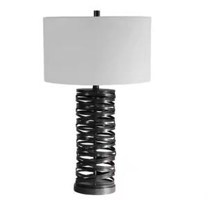 Lampe de table en métal classique pour une décoration intérieure élégante solution d'éclairage de chevet et de table parfaite - Product Image 4