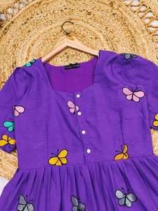 Robe de créateur une pièce violette à imprimé floral en coton et soie doux pour les fêtes de mariage vêtements indiens et pakistanais - Product Image 4