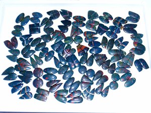 Paire de pierres de sang naturelles Cabochon de pierres précieuses en vrac Paire de pierres de sang de haute qualité pour la fabrication de bijoux - Product Image 5