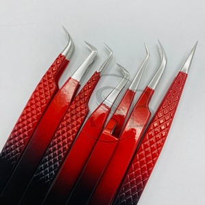 แหนบปลายแหลมสำหรับต่อขนตาแบบสองสีออมเบรสีแดงสีดำทำจากสเตนเลสทนทานแข็งแรงปรับแต่งโลโก้ได้ตามต้องการ - Product Image 2