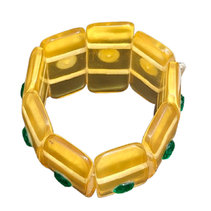 Bracelet extensible rétro en résine jaune avec accents de pierres vertes, bijou de mode élastique pour poignet - Product Image 4