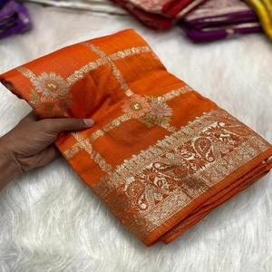 Elegance Dressing Vêtements ethniques attrayants Meilleur chemisier sari en soie russe pure et douce avec travail de tissage Minakari Fournisseur indien - Product Image 1