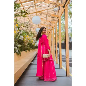 Ensemble de costume pour femme 2026 Style De Maison, de luxe, ethnique, traditionnel, islamique, musulman, rose, vintage, minimaliste, en rayonne respirante, pour l'automne - Product Image 1