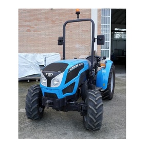 Tracteur Landini Rex3-080 de qualité supérieure, à profil bas, conçu avec un moteur de 75 CV et une capacité de levage hydraulique de 1000 kg. - Product Image 4