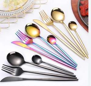 Juego de Cubiertos de Acero Inoxidable en Tono Dorado, Estilo Real, Elegante, Duradero, Ligero y Sostenible - Product Image 2