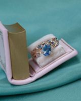 Bague en argent sterling 925 plaqué or 18 carats avec topaze bleue naturelle en forme de poire, style vintage chrétien, par Mehrajudin Gems
