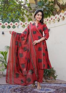 Vente en gros d'ensemble Kurti en coton prêt à l'emploi vêtements ethniques indiens en vrac avec bas et fournisseur mondial de Dupattas - Product Image 5