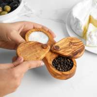 Salière et poivrière en bois d'olivier |   Accessoires de cuisine et de table tunisiens |   Marque privée
