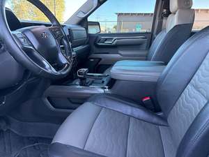 Chevrolet Silverado 1500 ZR2 Crew Cab 4WD Usada del 2023 - Product Image 5