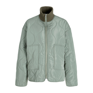 Veste matelassée légère pour femme pour l'hiver Col montant Extérieur Logo personnalisé Veste matelassée d'hiver en gros Taille plus rembourrée - Product Image 1