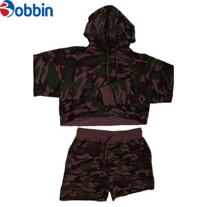 Ensemble femme de haute qualité, sweat à capuche court camouflage et short, ensemble 2 pièces, logo personnalisé, tenue streetwear femme, ensemble de vêtements pour femme - Product Image 3