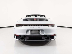 2024 para 911 Carrera 4S Cabriolet AWD Turbo R20 Volante a la Izquierda Asientos de Cuero con Interior Oscuro - Product Image 4