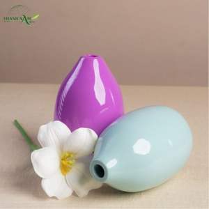 Vase de table en bambou Art Déco, forme en spirale, écologique et décoratif, couleur silencieuse - Product Image 6