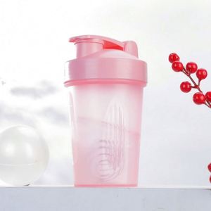 Bouteille de shaker à protéines en plastique réutilisable 500 ml sans BPA avec couvercle à charnière anti-fuite pour la salle de sport, le sport et les voyages - Product Image 5