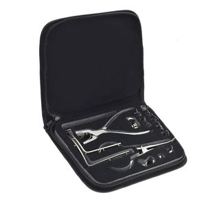 Ensemble d'instruments dentaires en caoutchouc pour chirurgie dentaire en acier allemand de haute qualité, pinces pour barrage dentaire en caoutchouc avec étui en cuir personnalisé - Product Image 1