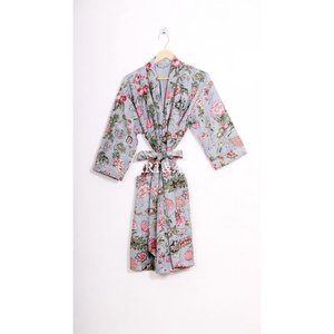 ชุดคลุมอาบน้ำคิโมโนผ้าฝ้ายคอวีสไตล์โบฮีเมียนทำมือจากอินเดีย น้ำหนักเบา เหมาะสำหรับฤดูร้อน พิมพ์ลายบล็อก ปิดด้วยเชือกผูก ระบายอากาศได้ดี เนื้อผ้านุ่ม สวมใส่สบาย - Product Image 6