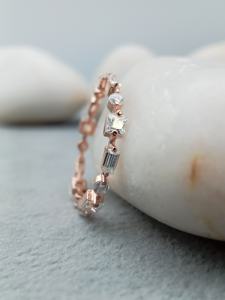 Anillo de Compromiso y Boda para Mujer en Oro Amarillo/Rosa Sólido de 14K con Diamante Cultivado en Laboratorio de Corte Esmeralda de 2.0 CT VVS y Plata - Product Image 2