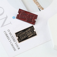 Broche personalizado para aventuras en avión, oferta de tarjetas de la película, enganche, sonrisa, cupón, Pin de solapa