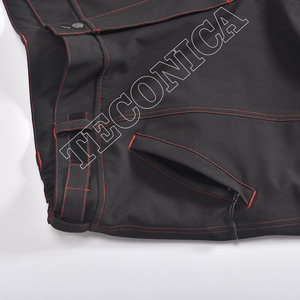 Pantalon de neige imperméable noir avec coutures contrastées rouges Pantalon de ski cargo avec boucles de ceinture Poches zippées Bas élastiques - Product Image 4