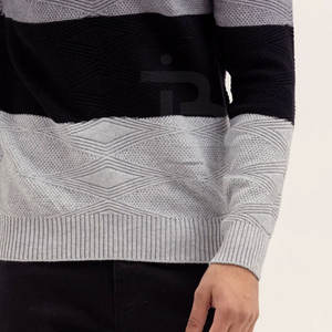 Suéter de alta calidad diseñado para una sensación acogedora y un aspecto moderno. Suéter de tacto suave con tejido transpirable y acabado liso. - Product Image 6