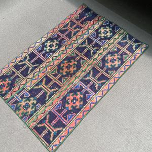 Alfombra Turca Vintage de 2.1x3.2 pies (64x98 cm), Alfombra Persa Azul y Roja - Product Image 5