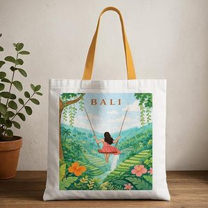 Sac fourre-tout en toile imprimée pleine grandeur à ouverture ouverte, en coton naturel, pour femme, idéal pour le camping et les voyages en Bali - Product Image 1