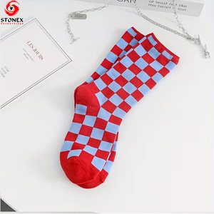 Chaussettes décontractées pour femmes en gros, chaussettes en coton respirantes antibactériennes à séchage rapide de haute qualité avec logo sur le corps - Product Image 3
