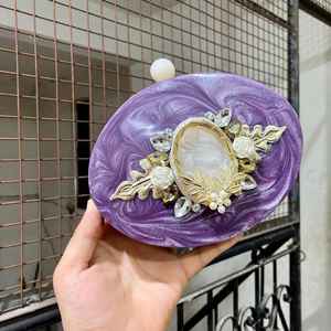 กระเป๋าคลัทช์เรซิ่นอีพ็อกซี่ทำมือคุณภาพสูงสำหรับผู้หญิงและเด็กผู้หญิง - น้ำหนักเบา แฟชั่น ดีไซน์สร้างสรรค์ หรูหรา ของขวัญแทนคำขอบคุณ - Product Image 3