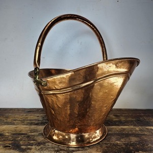 Seau à charbon en cuivre massif avec charme antique et espace de rangement profond parfait pour garder le bois de chauffage ou le bois d'allumage organisé - Product Image 3