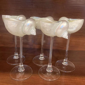Coupe de coquillage de luxe: gobelet élégant fait à la main pour les fêtes de mariage et la décoration de table inspirée de l'océan Vietnam - Product Image 1