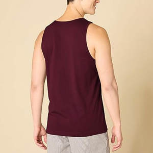 Camiseta sin mangas de punto transpirable de secado rápido para hombre, ropa deportiva elegante con posición de logotipo frontal - Product Image 3
