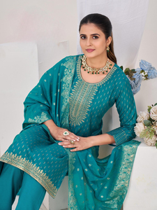 Nouvelle collection de kurtis, pantalons et dupattas en rayonne brodée pour femmes, pour toutes les saisons - Product Image 6