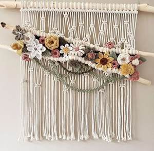 Macramé de Flores Hecho a Mano para Colgar en la Pared, Arte Textil Único y Atractivo, Decoración Colgante de Hilo de Algodón - Product Image 1