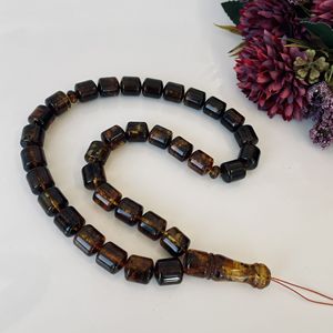 Misbaha en ambre vert de la Baltique, perles naturelles en forme de baril avec des inclusions végétales - Product Image 6