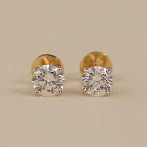 ต่างหูเงินแท้และทองคำประดับเพชรทรงกลมเพาะเลี้ยงในห้องปฏิบัติการ ความใสระดับ VS1 เครื่องประดับหรูหราสำหรับผู้หญิง - Product Image 4