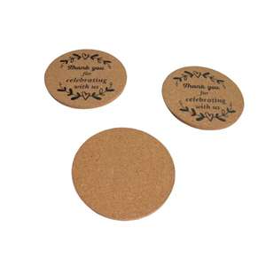 Elegante juego de posavasos de madera elaborado con madera de alta calidad diseñado para garantizar la colocación segura de bebidas calientes - Product Image 5