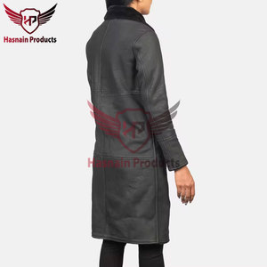 เสื้อโค้ทยาวน้ําหนักเบาผู้หญิงกระดุมสองแถวคุณภาพสูงพร้อมหนังสีดํา Shearling - การออกแบบล่าสุดสําหรับสุภาพสตรีที่ทันสมัย - Product Image 5