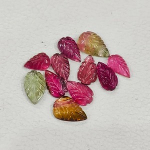 Sculpture faite à la main pierre gemme taille 10 à 15mm forme de feuille Multi Tourmaline sculpture pierre naturelle en vrac utilisation pour la fabrication de bijoux - Product Image 1