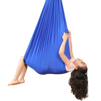 Robuste jusqu'à 220 Lbs Balançoires Sensorielles Matériel de Plafond Inclus Balançoires de Thérapie Sécurité Hamac de Yoga Intérieur pour Enfants et Adultes