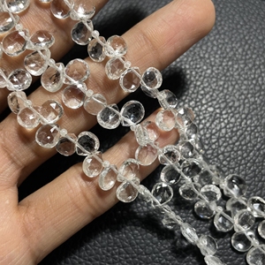 Venta al por mayor facetado en forma de corazón Topacio blanco cuentas de briolette piedras preciosas naturales no tratadas para joyería - Product Image 2