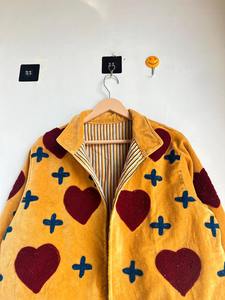 Veste en velours brodée de cœurs, faite à la main, matelassée, manteau d'hiver réversible, vintage, unisexe, bohème, vêtement d'extérieur, cadeau pour elle - Product Image 4