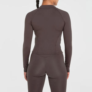Ensemble de yoga léger et confortable réversible pour femmes grandes tailles, directement de l'usine, dernier style, prix bas, votre propre design, faible MOQ - Product Image 3