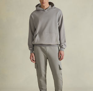 Sweat à capuche pour homme, coupe ample et contemporaine, conçu avec des épaules tombantes, en molleton de coton de qualité supérieure - Product Image 2