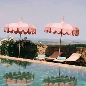 Mobilier de luxe personnalisé rose <span class=keywords><strong>grand</strong></span> jardin marché piscine plage station Parasol <span class=keywords><strong>grand</strong></span> extérieur festonné pagode Patio <span class=keywords><strong>parapluie</strong></span> et base - Product Image 1