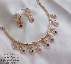 Collar de Gargantilla Pachi Kundan de perlas chapadas en oro de nuevo diseño de alta calidad con pendientes conjuntos de joyería de boda india tradicional - Product Image 3