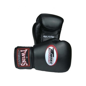 ถุงมือชกมวยไทยรุ่นใหม่สีดำแบบคู่ สำหรับฝึกซ้อมและแข่งขัน  รับสกรีนโลโก้ส่วนตัว  สายรัดปรับได้ สำหรับศิลปะการต่อสู้แบบผสมผสาน (MMA) - Product Image 2